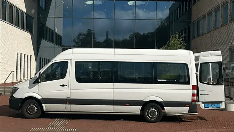 Rolstoelbus voor vervoer vanuit Elst